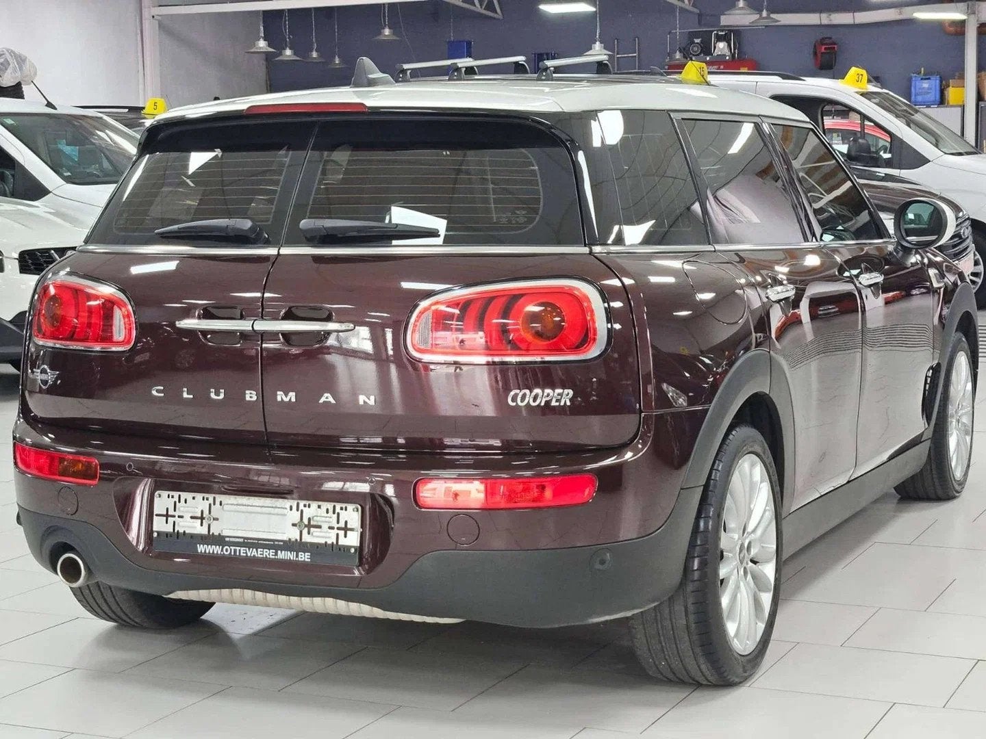 MINI Clubman Cooper 1.5 Auto Gps Bluetooth Carplay Front Ass, Auto's, Gebruikt, Bruin, 136 pk, Alcantara