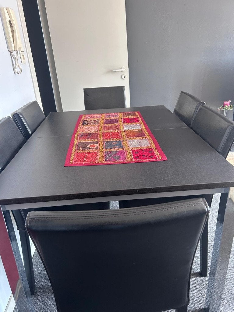 Moderne 6-persoons eettafel met RVS poten (uitschuifbaar), Ophalen, 50 tot 100 cm, Zo goed als nieuw, Vijf personen of meer