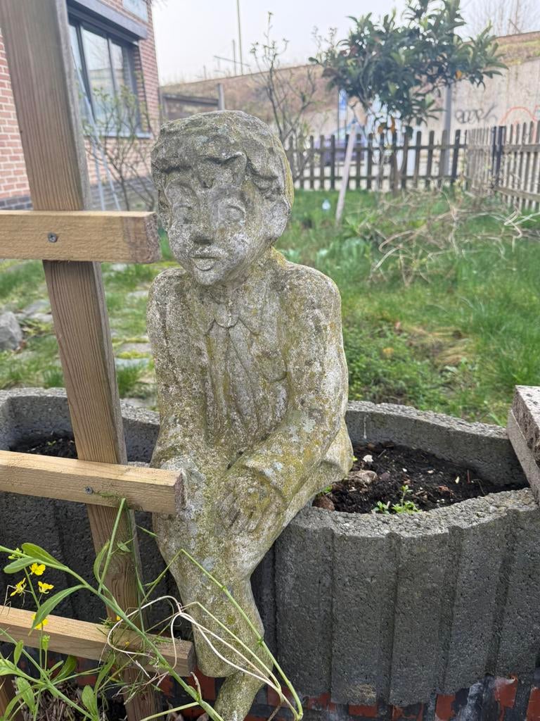 Betonnen zittend kind, Tuin en Terras, Tuinbeelden, Ophalen, Zo goed als nieuw