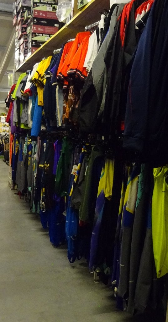 NIEUW Partijtje 400 stuks Kwaliteit sportkleding voor: Heren, Kleding | Heren, Heren-kledingpakketten, Ophalen, Nieuw, Overige maten