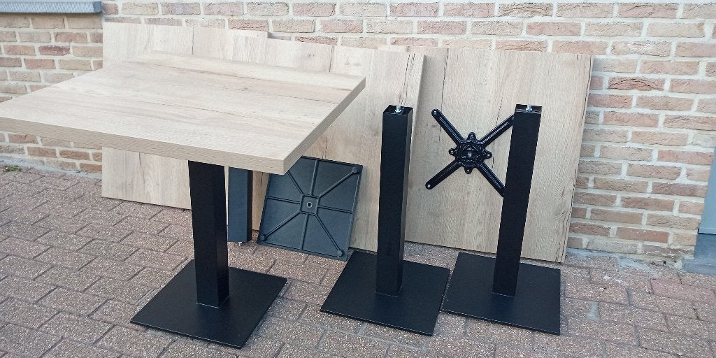 4 tafels 80X80 (bistrotafels) met zware metalen voet, Ophalen, Metaal of Aluminium, Vierkant, Zo goed als nieuw