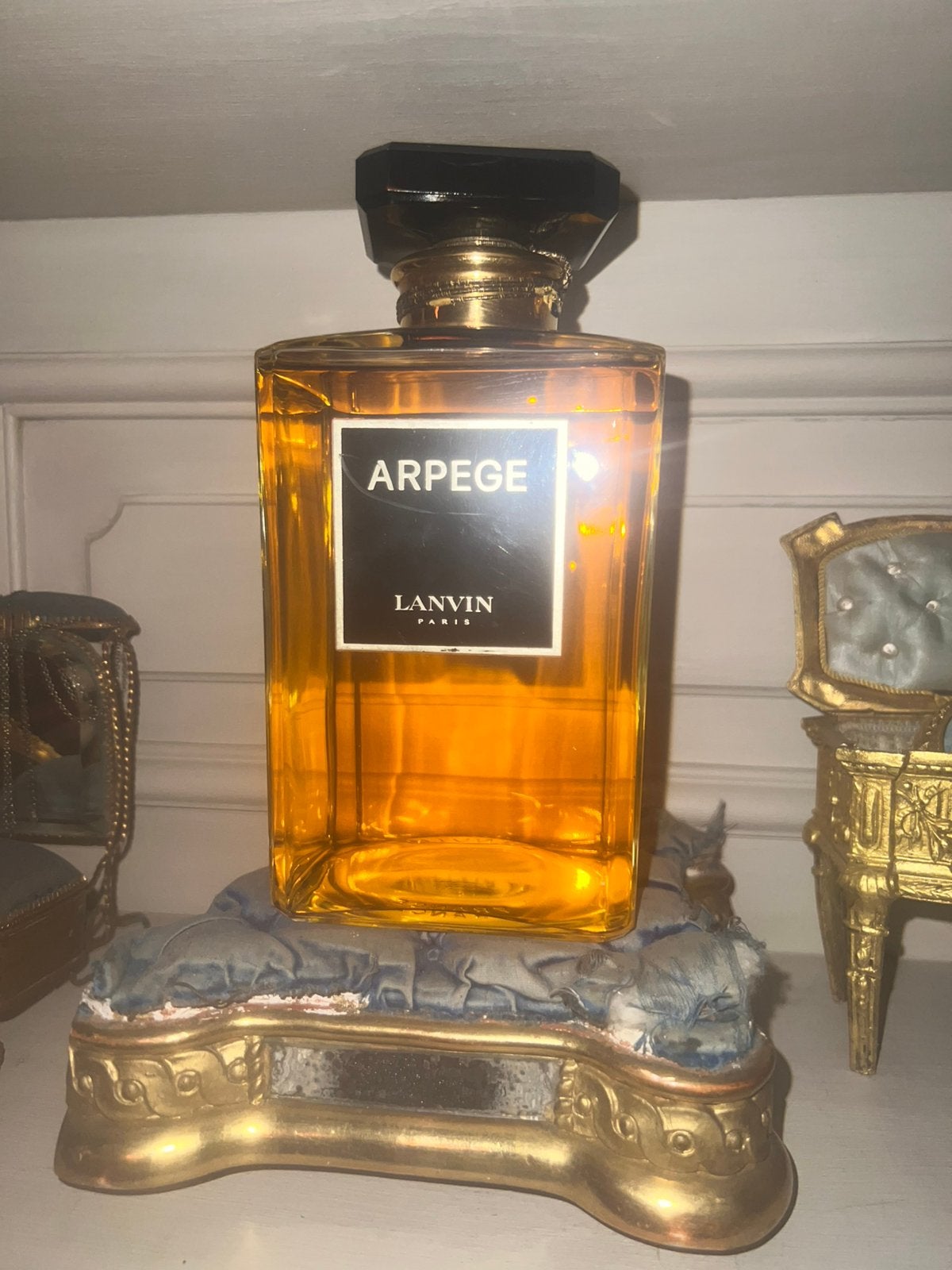 2 prachtige oude zelfde parfum flessen, Ophalen of Verzenden, Zo goed als nieuw
