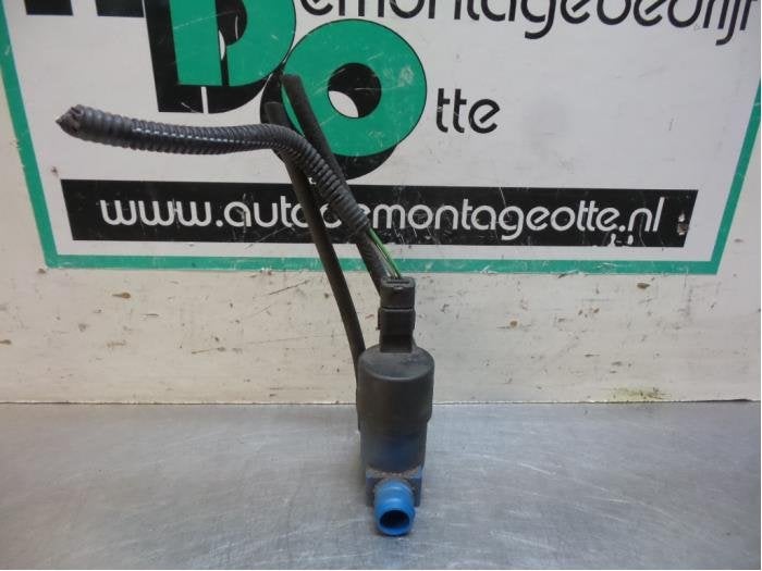 Ruitensproeierpomp voor van een Renault Twingo (Twingo 07-), Gebruikt, -, Renault, -