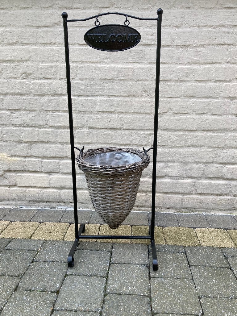 decoratieve plantenhouder met mandje, Ophalen, Minder dan 60 cm, Rond, Zo goed als nieuw