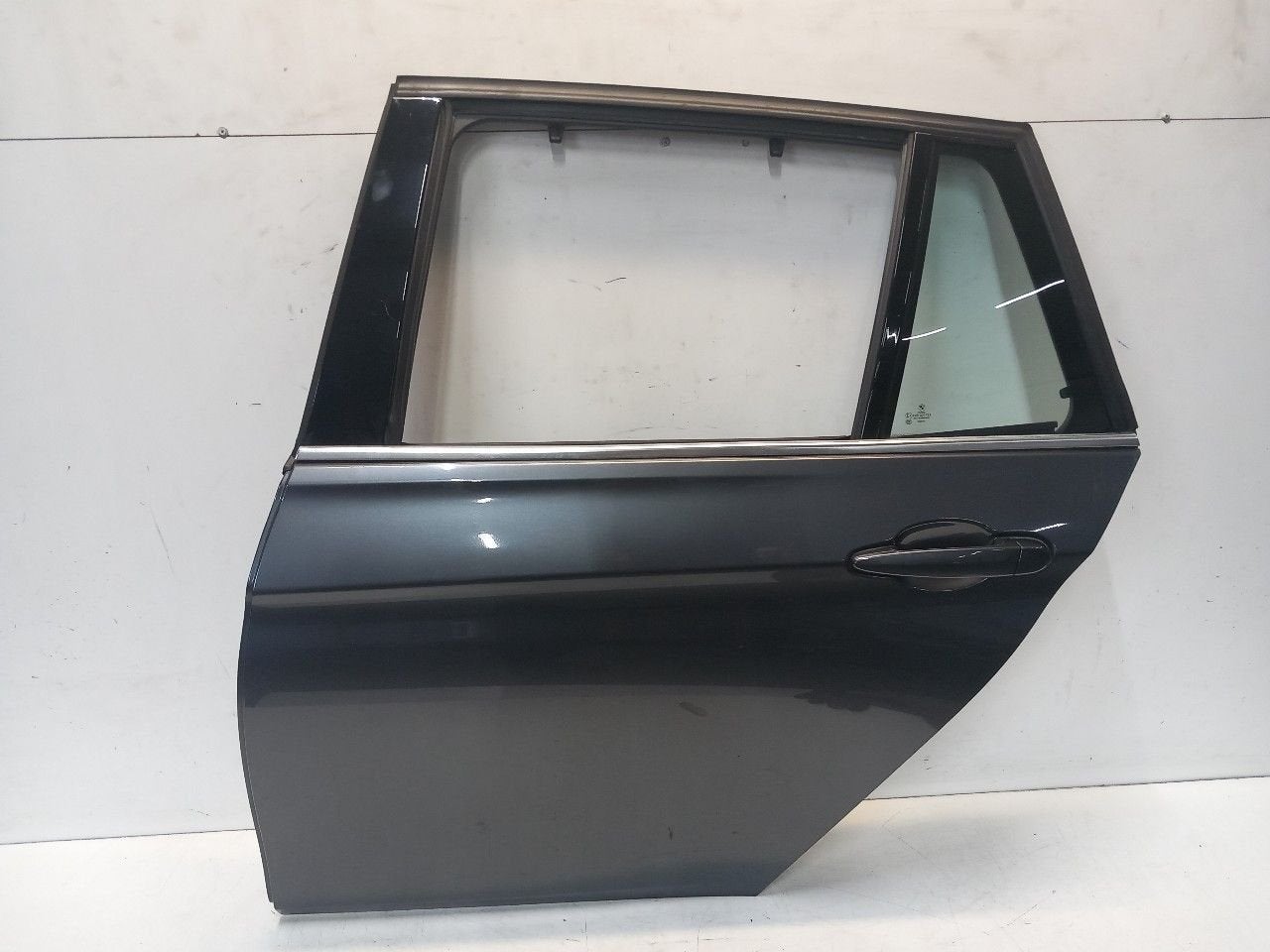 Portier links achter BMW 3 serie, Onderdelen@venauto.nl, Van der Ven Autorecycling B.V., Ettenseweg 76, 4706 PB Roosendaal, The Netherlands