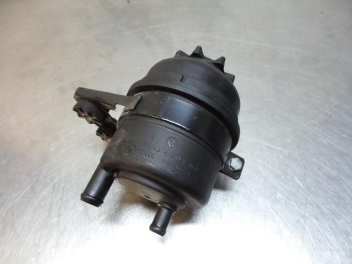 Réservoir d'huile direction assistée d'un BMW 1-Serie (1-S, -, 3 mois de garantie, Utilisé, -