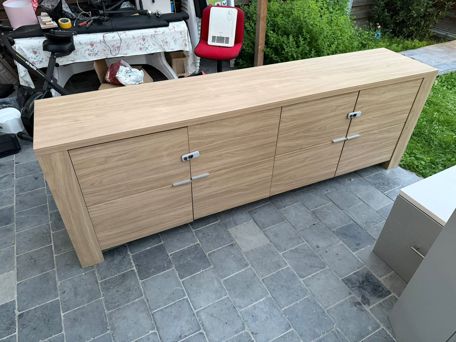Tafel + kast, Ophalen, Zo goed als nieuw