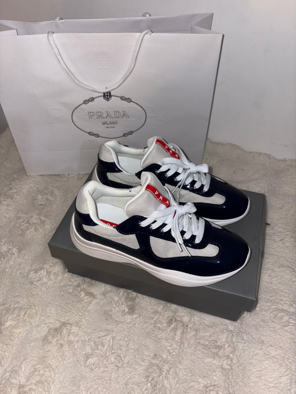Prada cup bleu marine, Vêtements | Hommes, Chaussures, Enlèvement ou Envoi, Comme neuf, Bleu