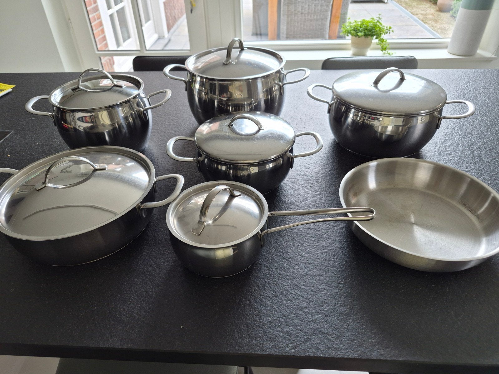 set kookpotten met extra pan , merk Lagostina., Maison & Meubles, Avec couvercle, Aluminium, Comme neuf, Enlèvement
