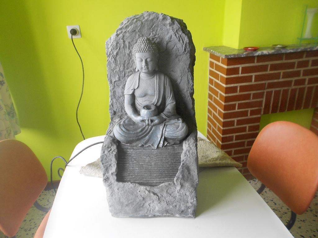 bouddha avec fontaine HAUT 60 cm LARG 28 cm, Enlèvement, Comme neuf