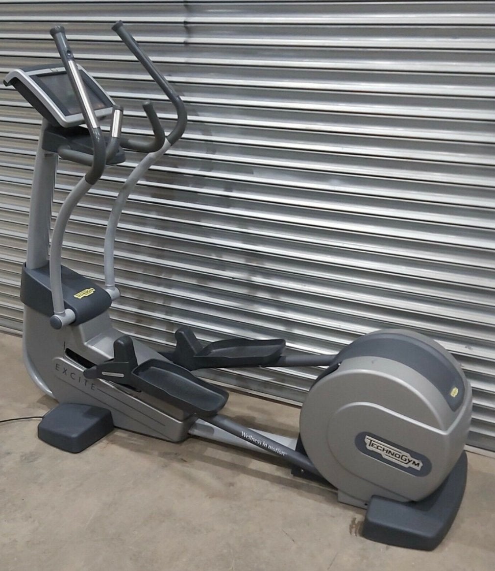 Technogym Synchro Excite 700iP TV – professionele cross, Ophalen, Zo goed als nieuw