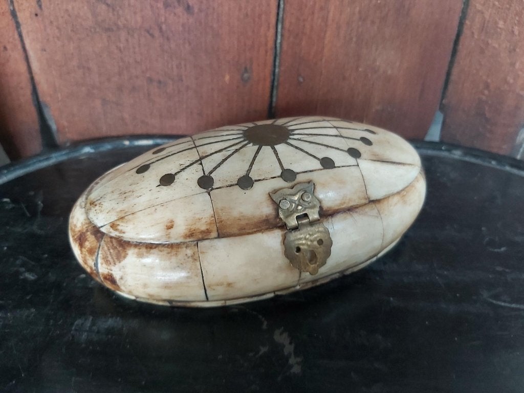 Vintage oosters juwelendoosje met kamelen bot en messing, Antiek en Kunst, Ophalen of Verzenden