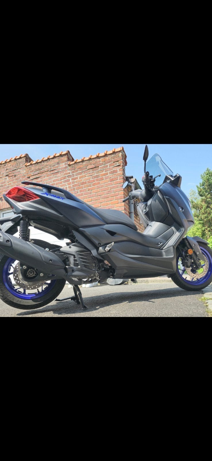 yamaha xmax 125 de fin  2023 édition spéciale, Vélos & Vélomoteurs, Scooters | Yamaha, Autres modèles, 125 cm³, Comme neuf, Essence