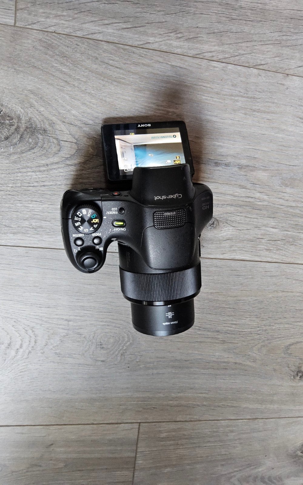Appareil photo numérique Sony Cybershot. Presque neuf avec a, Enlèvement ou Envoi
