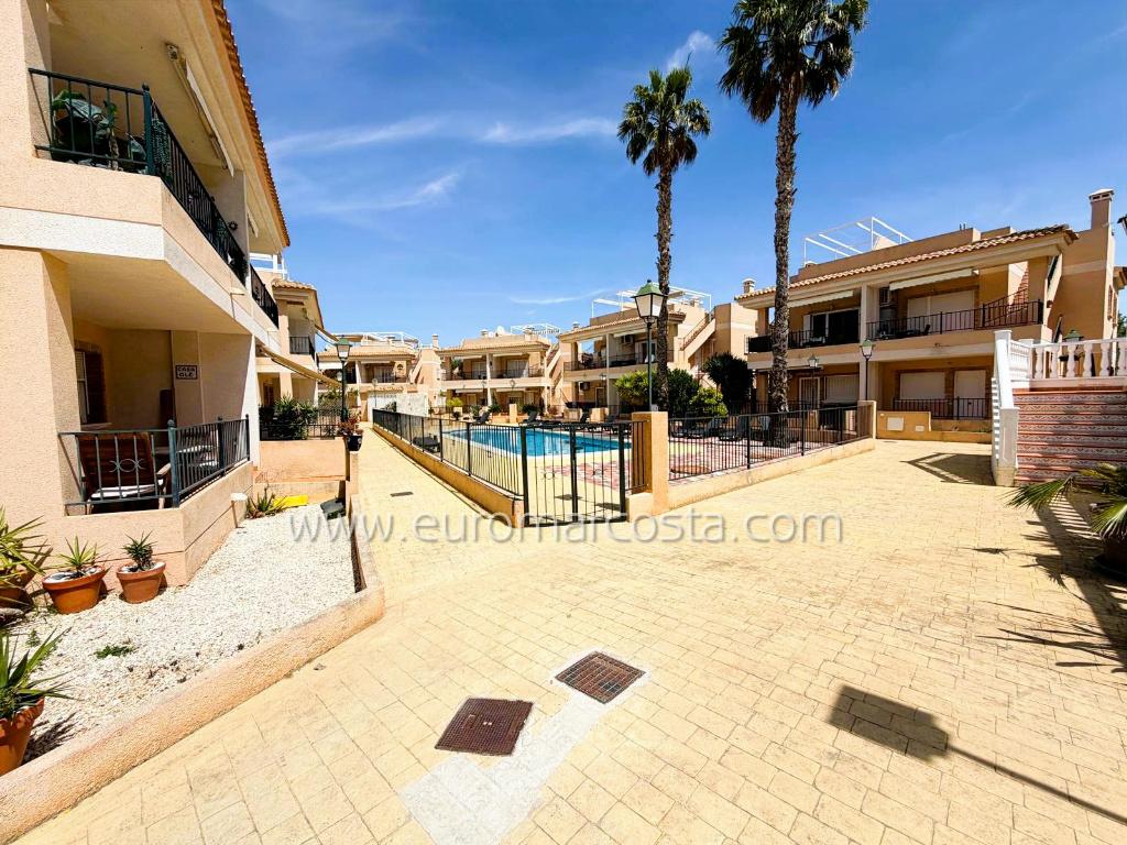 REF.4623 Exclusivité et confort face La Finca Golf, Algorfa, Immo, Buitenland, Spanje, Woonhuis, Dorp