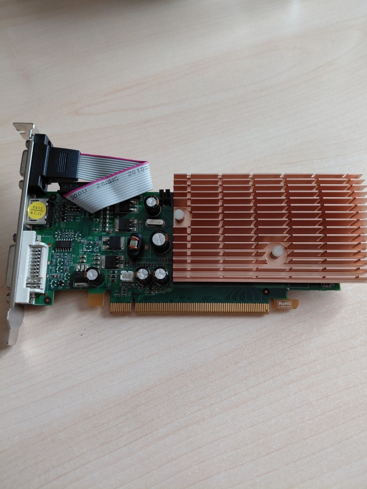 Videokaart met DVI, HDMI en CRT-poorten, Computers en Software, Accu's en Batterijen, Gebruikt, Ophalen