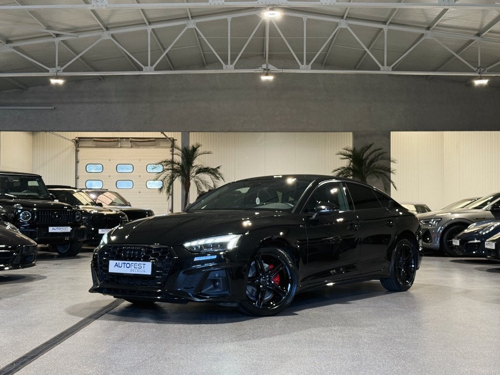 Audi A5 Sportback S-Line entièrement noire - Garantie, Cuir et Alcantara, Achat, Entreprise, Entretenue par le concessionnaire