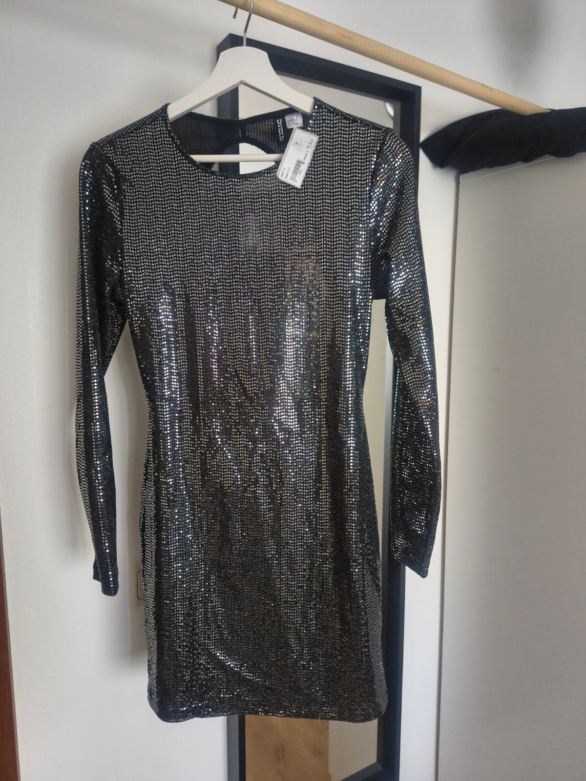 allerlei kleren, alles aan 2 euro per stuk.

Maat S (36), Kleding | Dames, Jurken, Ophalen, Maat 36 (S)