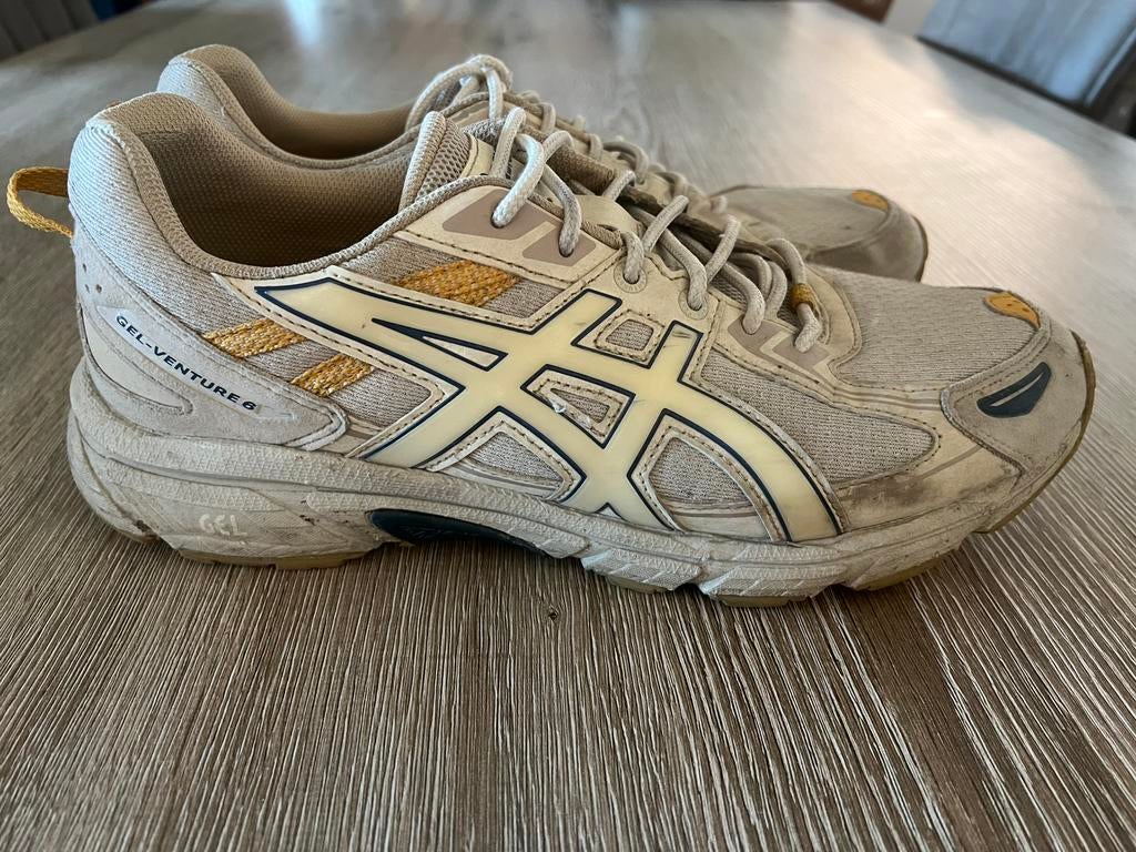 Asics Gel Venture 6 beige taille 44,5, Enlèvement ou Envoi, Autres couleurs, Comme neuf, Baskets