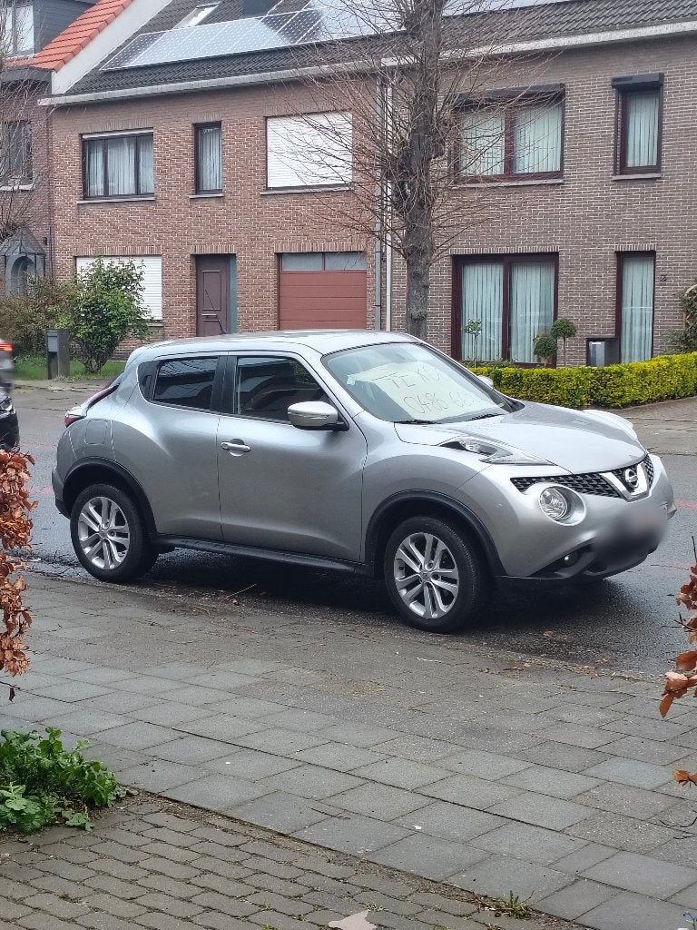 Nissan Juke  gekeurd voor verkoop met trekhaak, Auto's, Stof, 1250 kg, Zwart, 4 cilinders