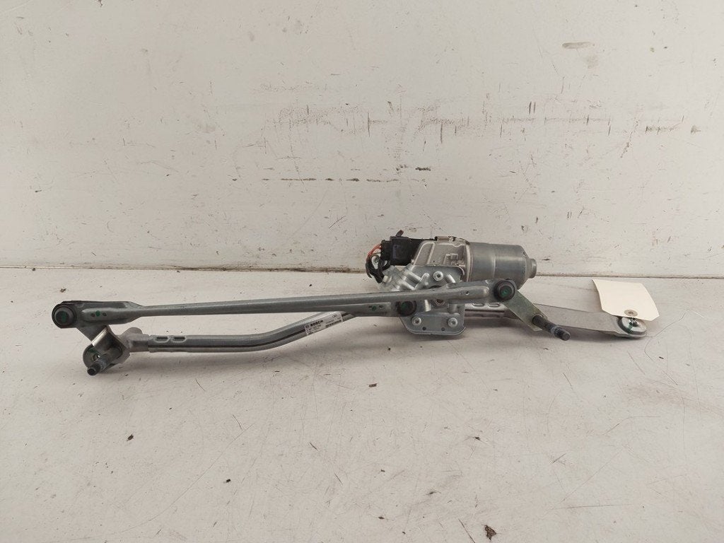 MOTEUR + TRINGLERIE ESSUIE GLACE AVANT BMW 1 serie (F40), Robert Bosch AG, Utilisé, BMW, Robert-Bosch-Allee 1
74232  Abstatt, DE