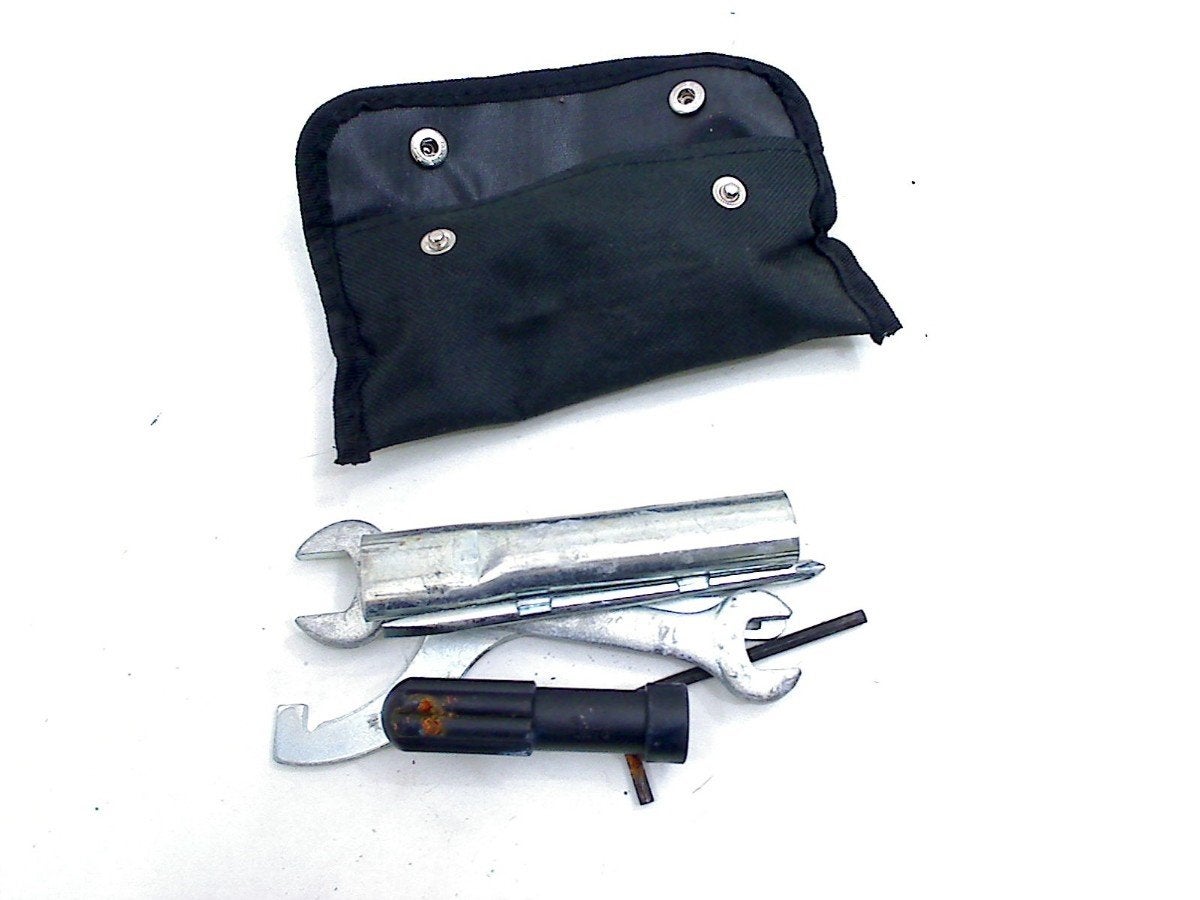 ENSEMBLE D'OUTILS Z 650 2020-2024 (Z650 ER650L-K), Dhr. S. di Majo, Utilisé, Info@cama-motorparts.nl, P.J. Troelstraweg 8 8
3144 CX  MAASSLUIS, NL