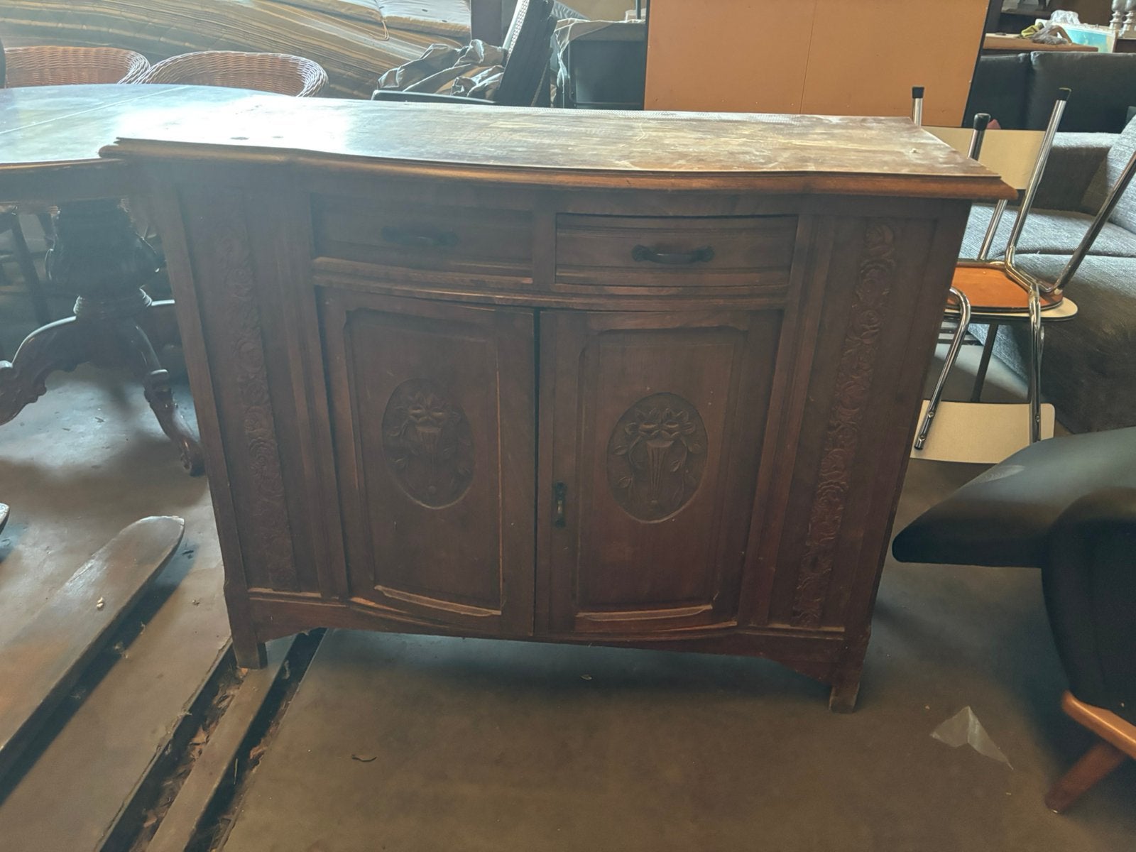 Antieke uitgewerkte houten kast, Ophalen of Verzenden
