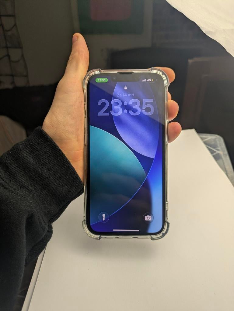 Iphone 16e gebruikt voor 1 maand met hoesje, Ophalen of Verzenden, IPhone 16e