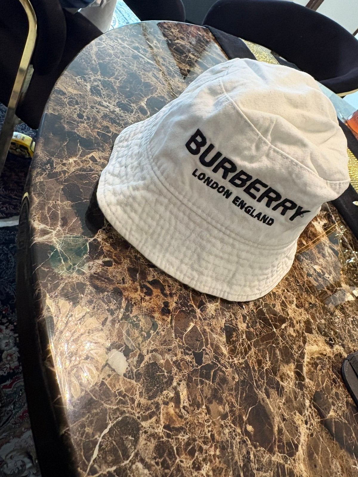 Hoed burberry wit, Ophalen, Zo goed als nieuw, Hoed