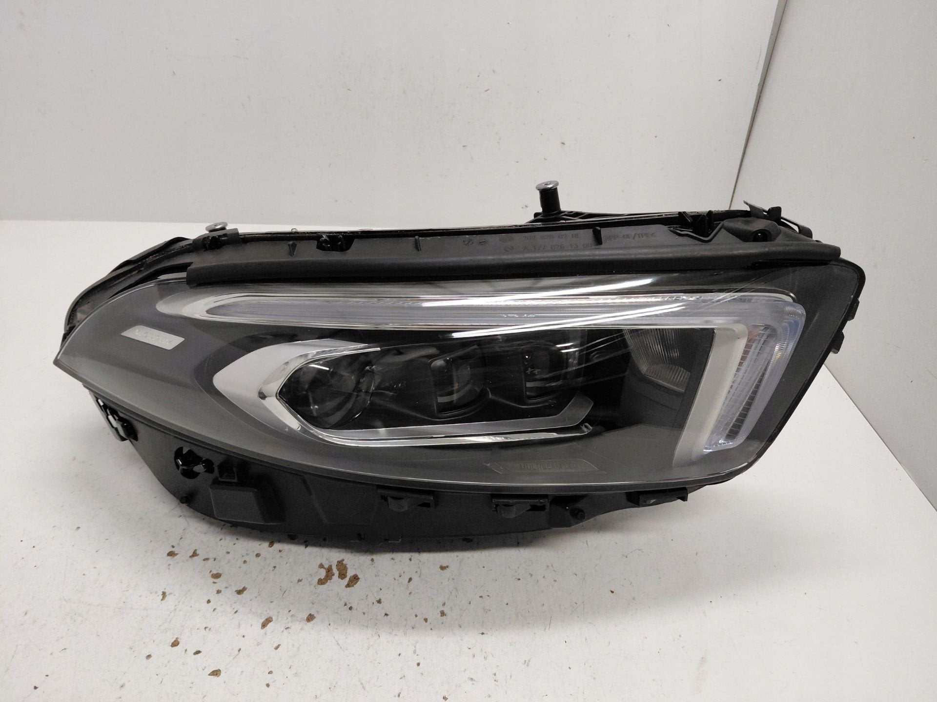 Phare droit Mercedes Classe A A1779062605, Autos : Pièces & Accessoires, Mercedes-Benz AG, Mercedes-Benz, Utilisé, Mercedesstrasse 120
70372  Stuttgart, DE