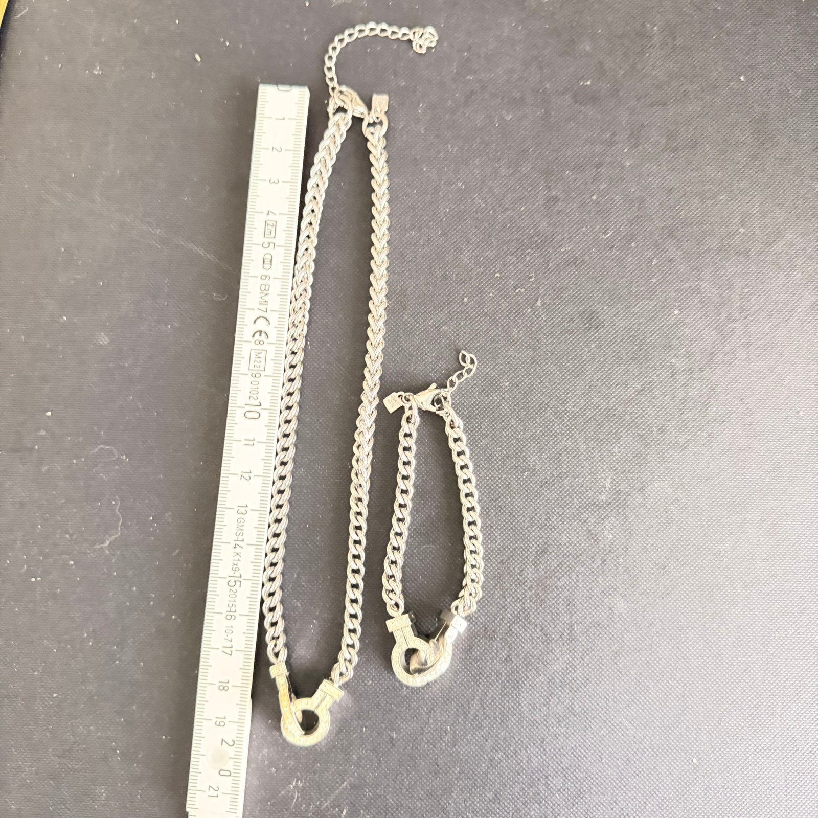 Setje ketting en armband, Handtassen en Accessoires, Kettingen, Ophalen, Zo goed als nieuw, Zilver, Overige materialen