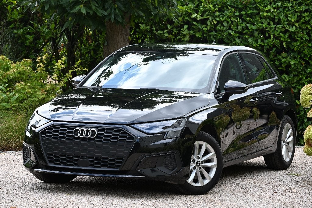 AUDI A3 30TFSI 44000KM, Voorwielaandrijving, Dealer onderhouden, Euro 6, Zwart