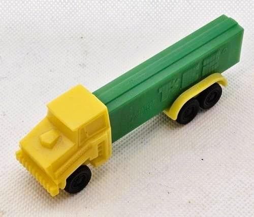 PEZ Truck dispensers - Made in Slovenia, Verzamelen, Ophalen of Verzenden, Zo goed als nieuw