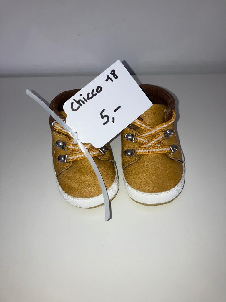Babyschoentjes Chicco maat 18, Kinderen en Baby's, Schoentjes, Ophalen of Verzenden, Zo goed als nieuw, Jongetje