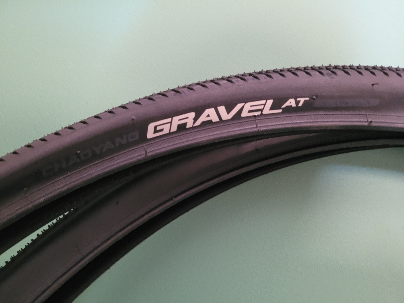 pneus Gravel neufs + chambre à air