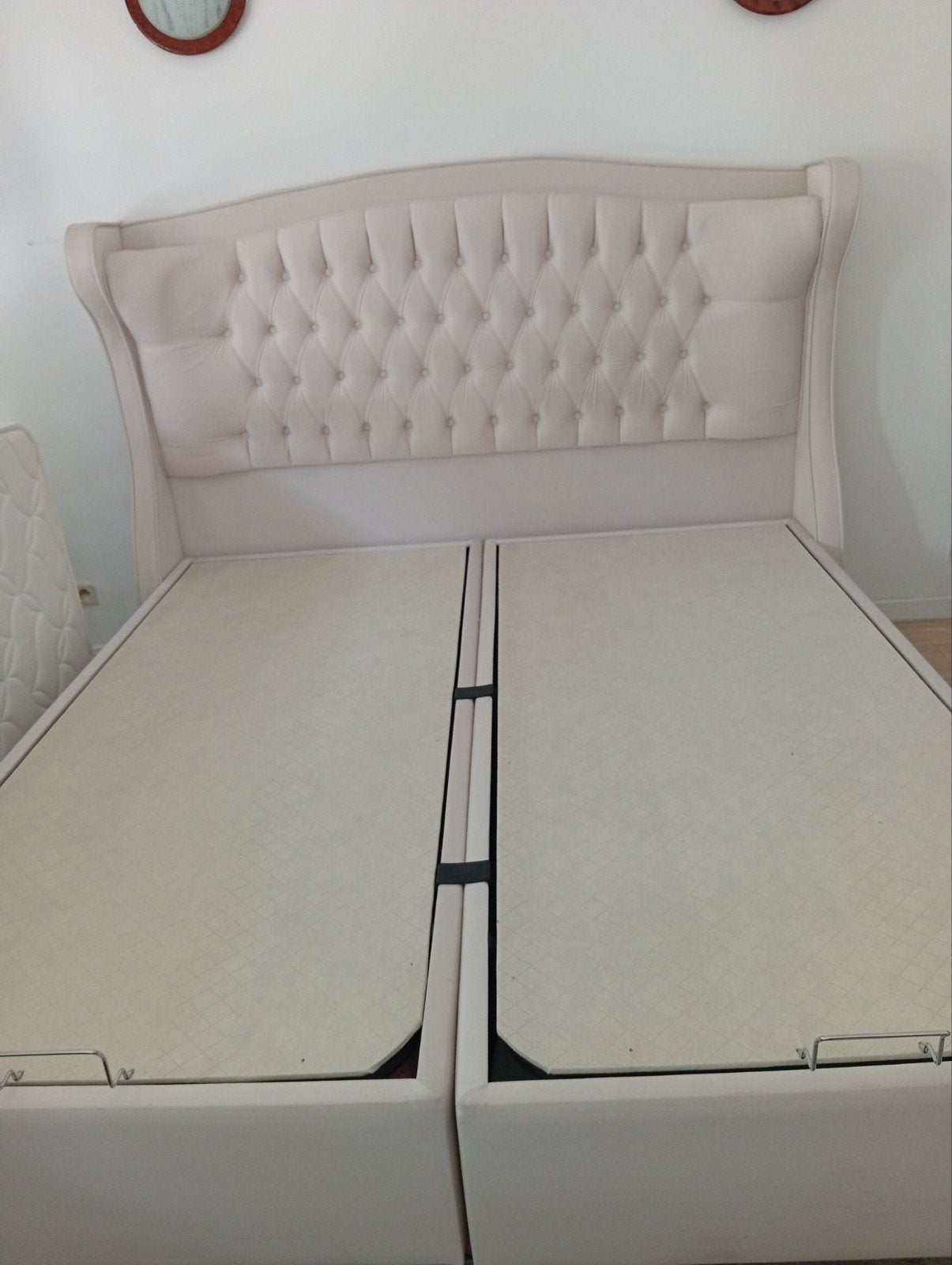 Luxe Boxspring / Baza met Opbergruimte (Crème) + hoofdbord, Ophalen, Tweepersoons, Beige
