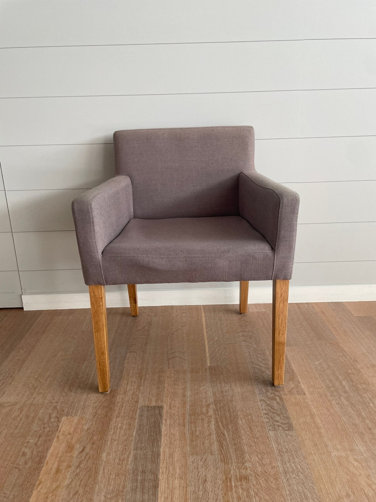 20 grijze stoelen met armleuning, Ophalen, Zo goed als nieuw