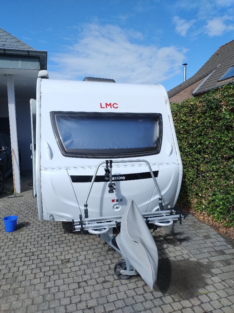 LMC SASSINO 460E, Caravans en Kamperen, Standaardzit, Kachel, Particulier, Lengtebed