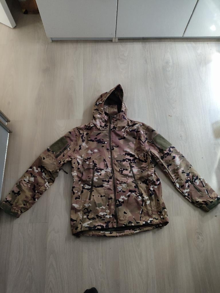 Softshell Multi-cam jas(L)NIEUW!, Collections, Enlèvement ou Envoi, Armée de terre, Caisse ou Géocache