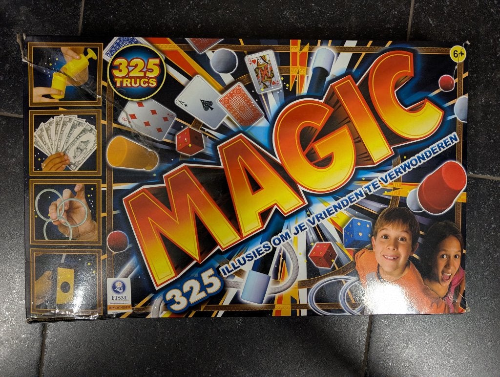 Goocheldoos Magic 325 trucs / illusies + goochelhoed, Kinderen en Baby's, Ophalen of Verzenden, Gebruikt, Ontdekken