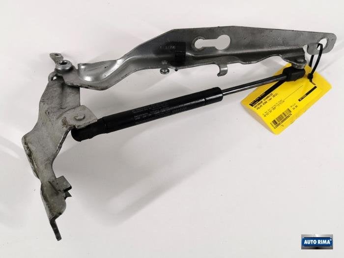 Motorkap Scharnier van een Volvo XC60, Gebruikt, -, -, Ophalen of Verzenden