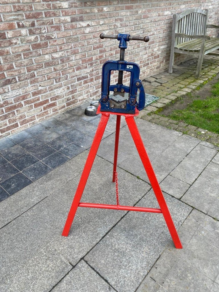 Buizenklem op voet, Ophalen, Gebruikt