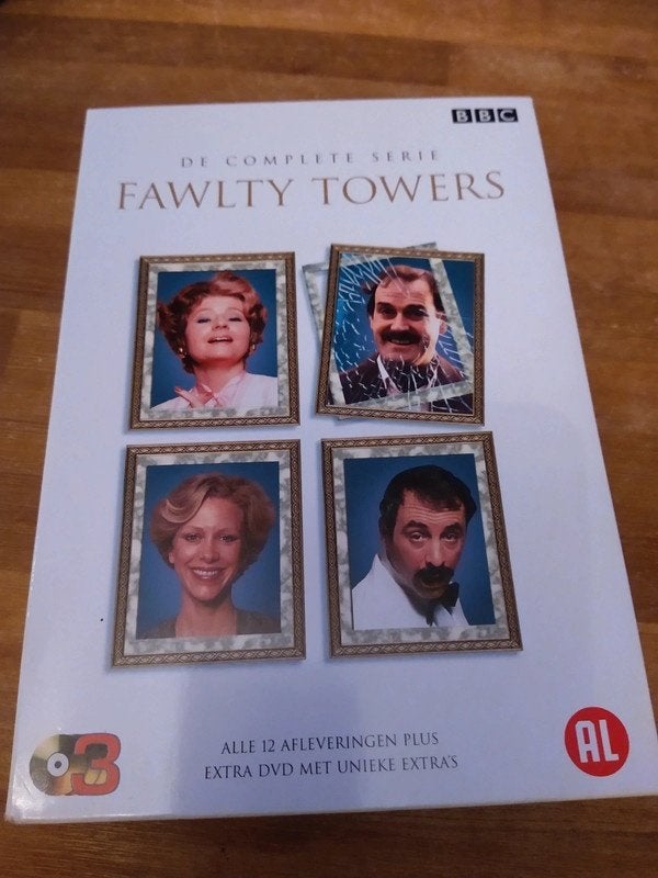 Dvd box van fawlty towers, Verzenden, Zo goed als nieuw, Engels, Complete serie