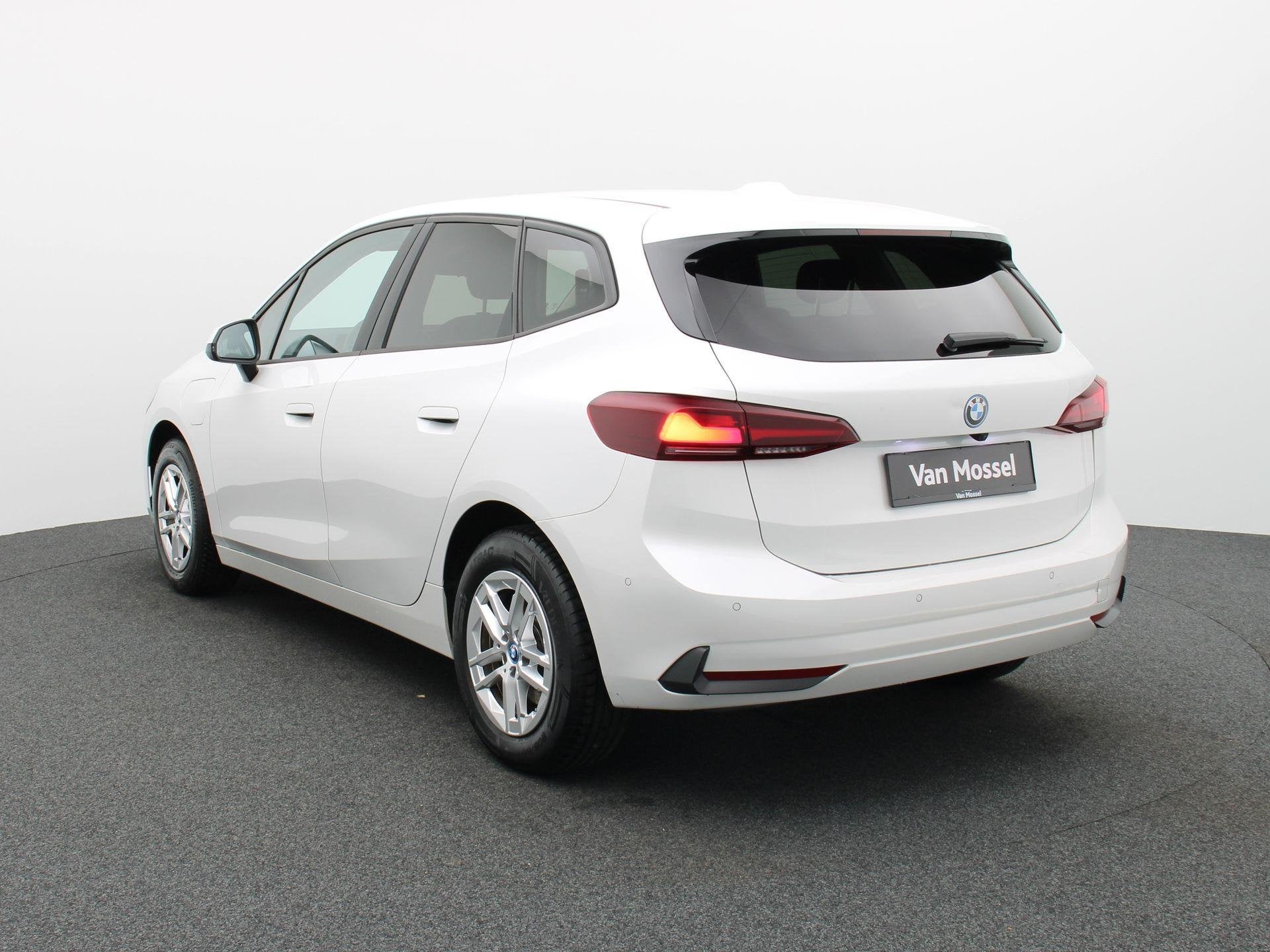 BMW 2-serie Active Tourer 225e xDrive, Auto's, Automaat, Gebruikt, Automatische klimaatregeling, 16 kWh
