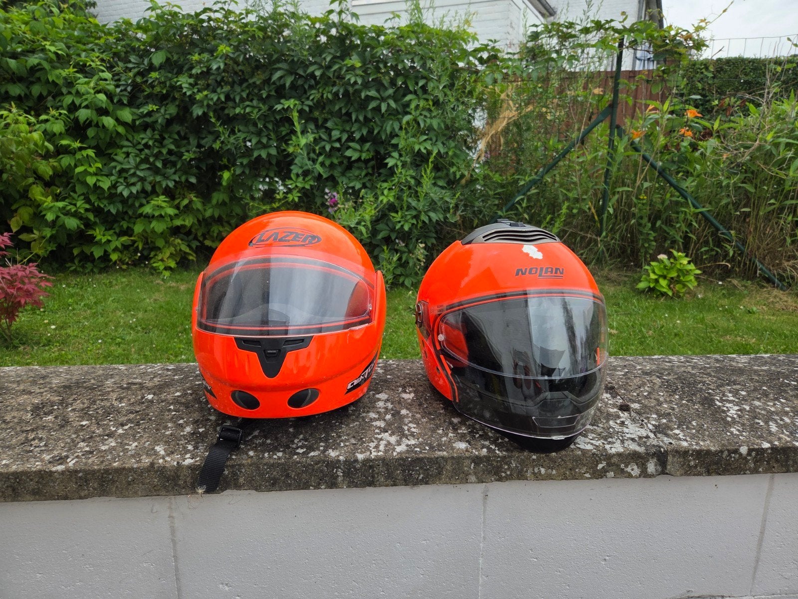Casque de moto nolan en L et 1 lazer en xl, Enlèvement ou Envoi