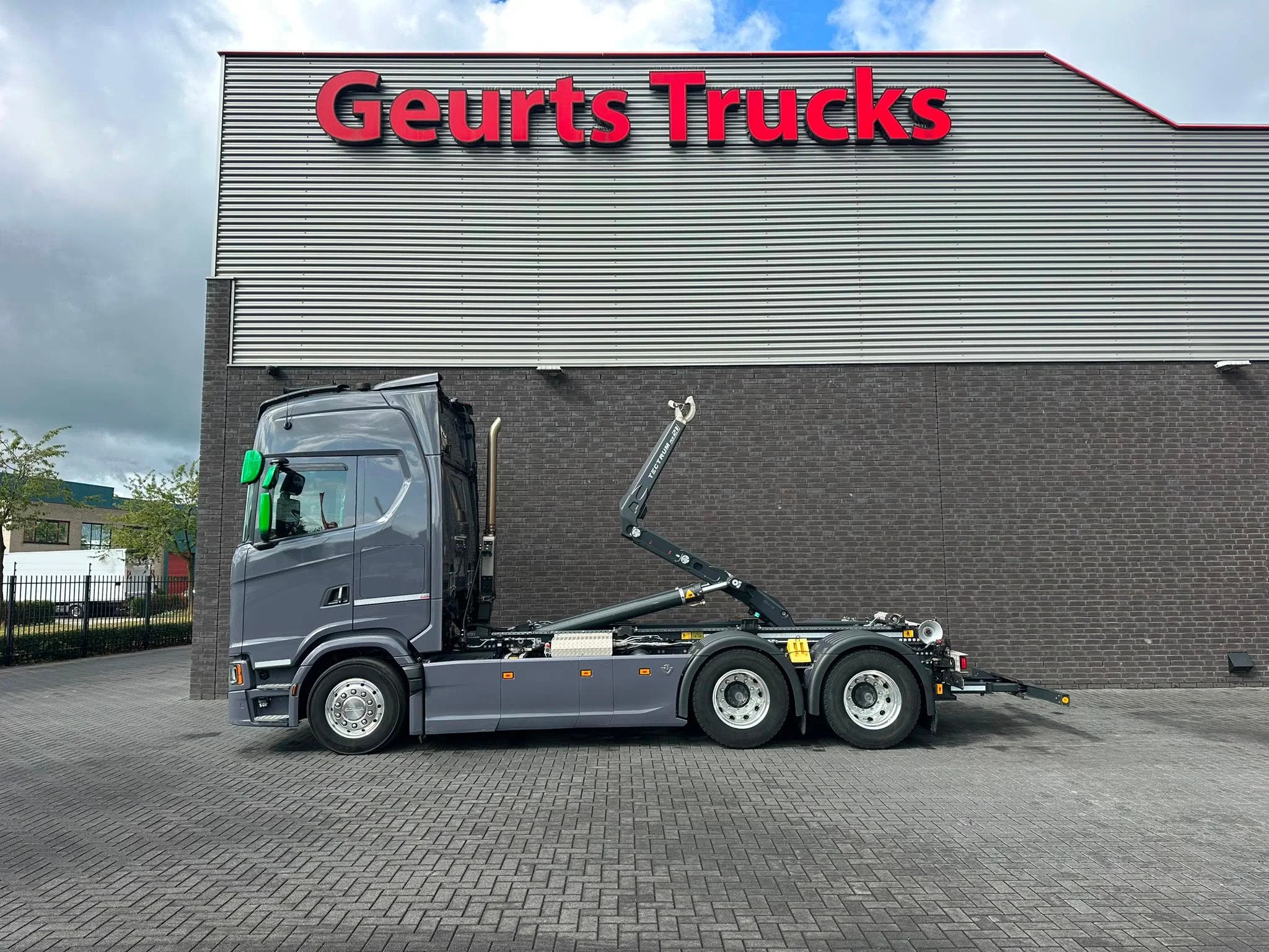 Scania S660 V8 6X4 B6X4 NB HAAKARM/ABROLLER/CONTAINERSYSTEEM, Autos, Camions, Cuir, Argent ou Gris, Achat, Euro 6