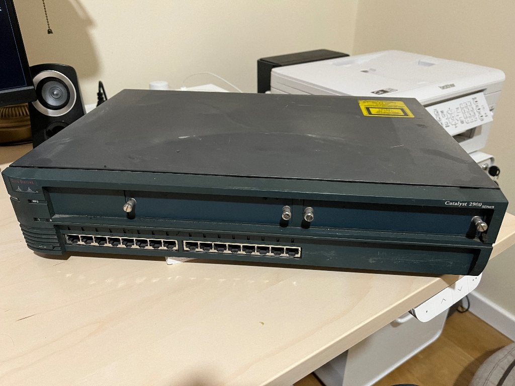 Cisco Catalyst 2916M XL - modulaire switch met 16 poorten, Computers en Software, Netwerk switches, Ophalen of Verzenden, Gebruikt