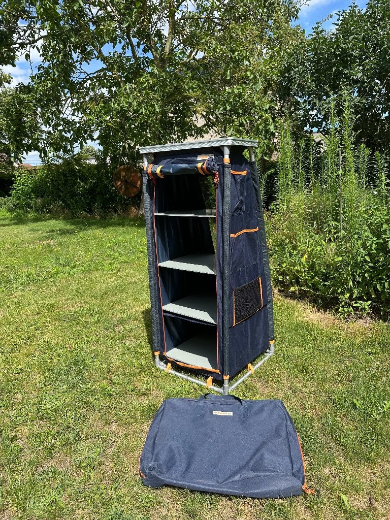 Kampeerkast met gebogen achterkant Eurotrail, Ophalen, Zo goed als nieuw, Campingkast