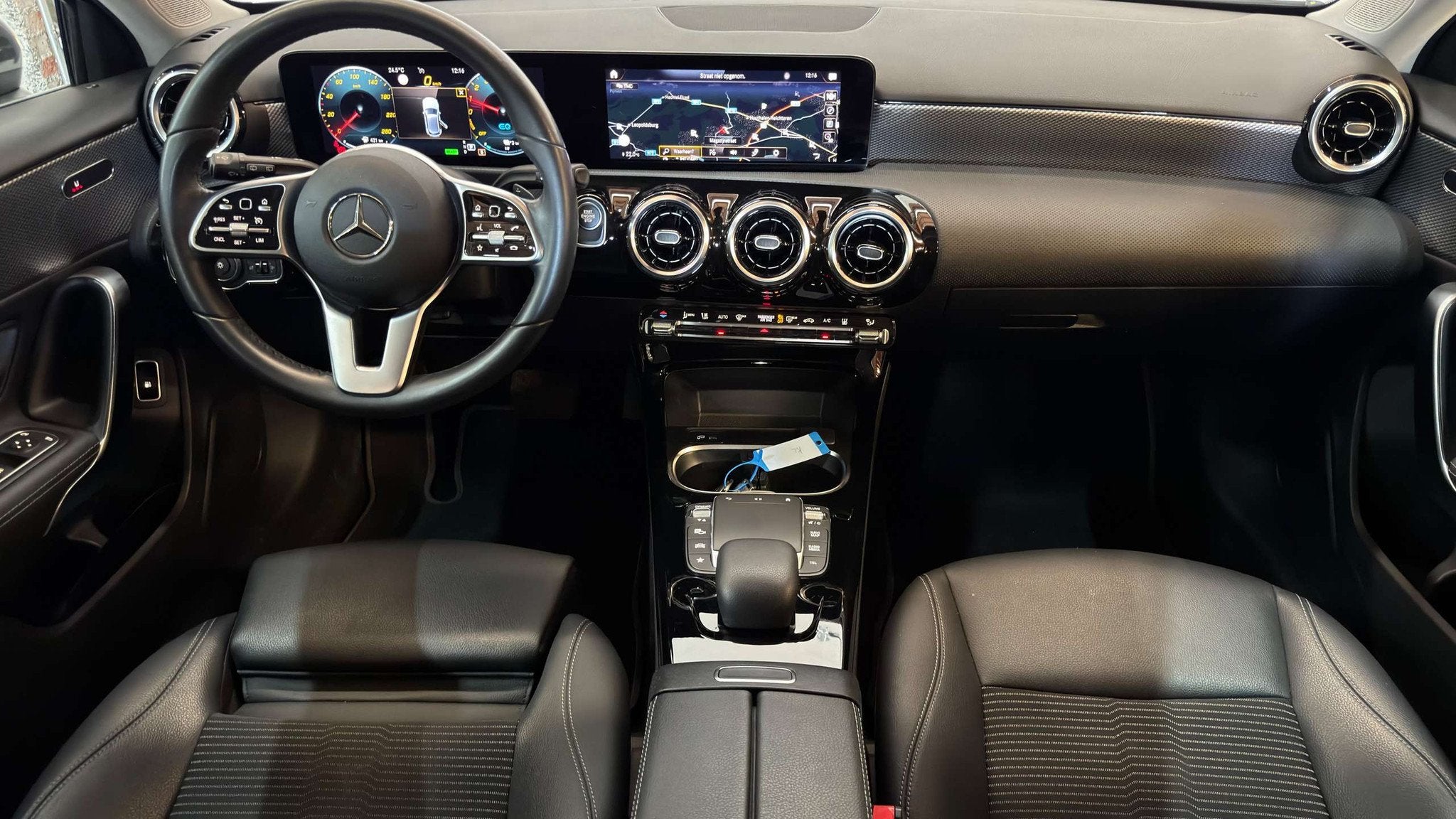 Mercedes-Benz A 250 e PHEV Garantie Automaat Plug in Hybride, Auto's, Automaat, https://public.car-pass.be/vhr/fbfbb523-6bc4-45dc-bdfc-37a8c7fe144c
