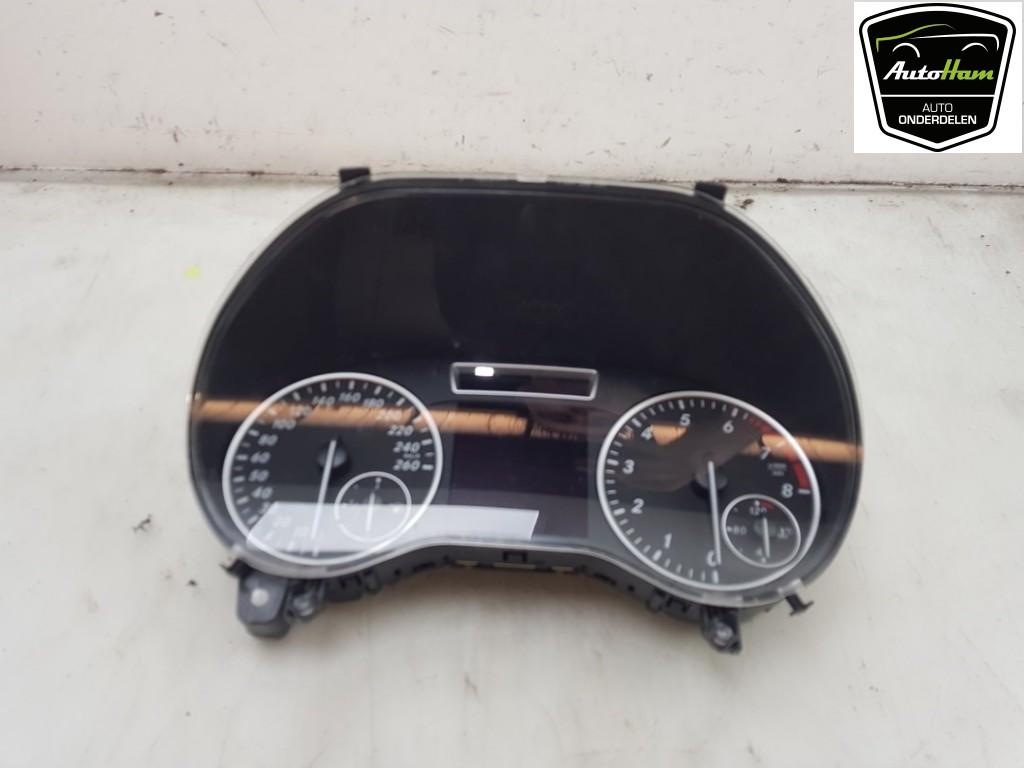 INSTRUMENTS DE BORD B (W246) (|A2469004805|A2469001607|), Autos : Pièces & Accessoires, Utilisé, Mercedes-Benz